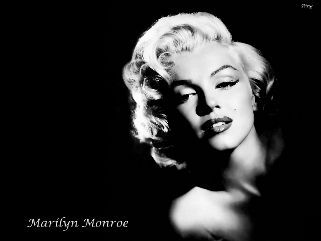 News cover Beautiful Marilyn Monroe photos in new book