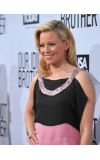 News cover Elizabeth Banks will take part in 'Honor' book wrtten by Suzanne Collins'  